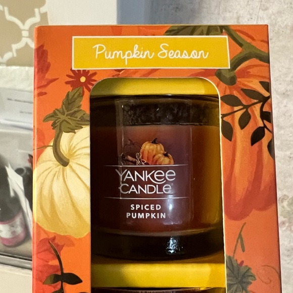 NWT Yankee Candle 3 Mini Candle Pumpkin Season - Picture 3 of 9